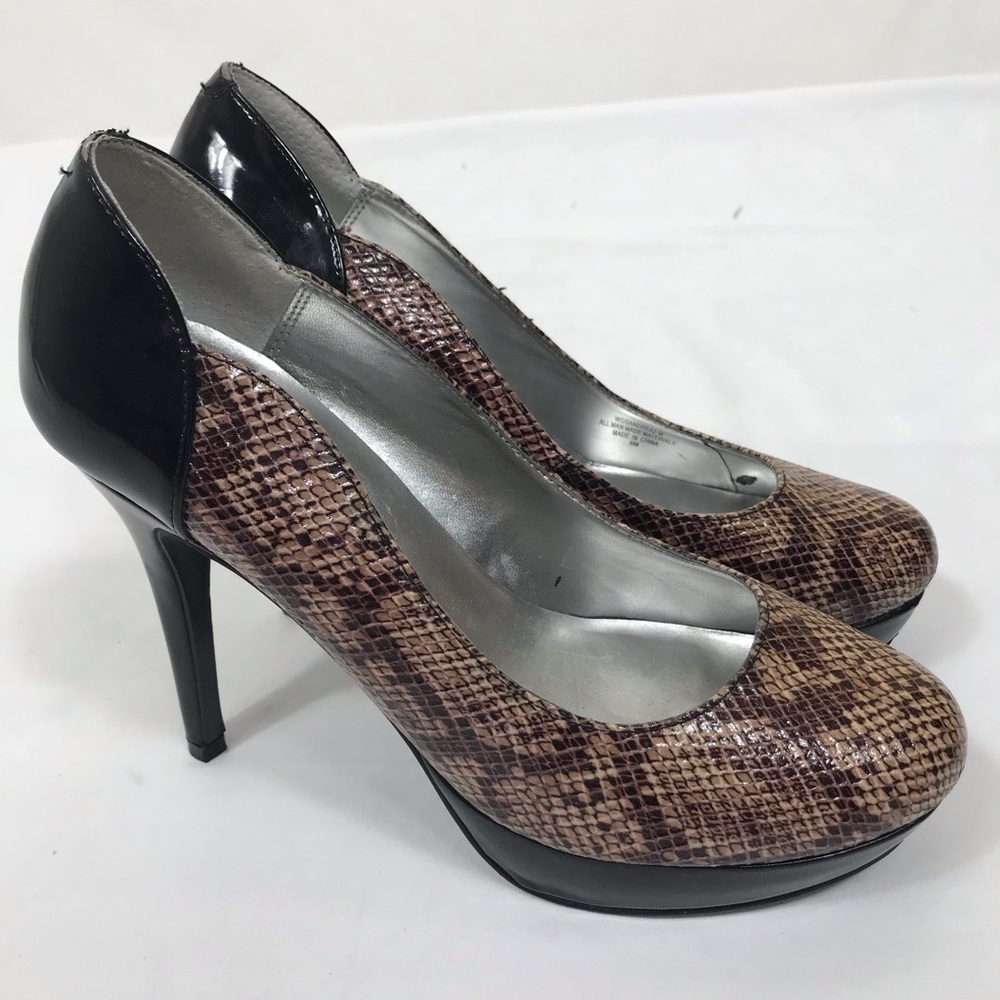 GUESS Sandrea Snake Skin Pumps Heels 9